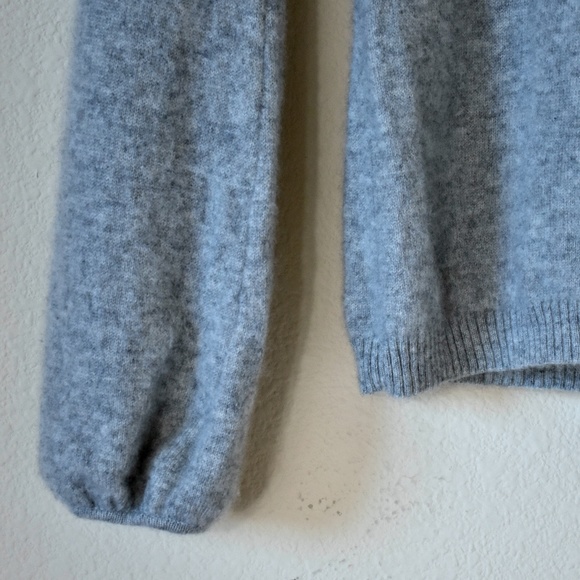 100% Cashmere Gray Sweater Size XS - Picture 3 of 6